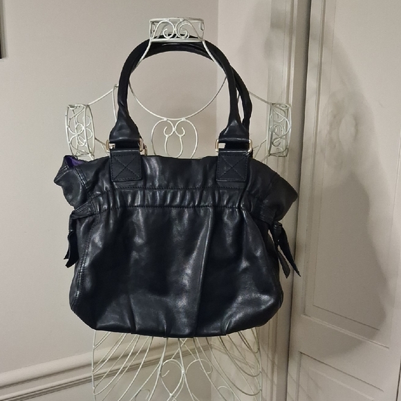 Dkny Handbags - DKNY Black Leather Shoulder Bag